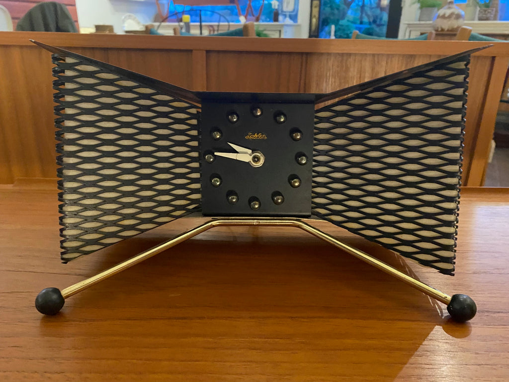 Super cool electric TV clock by Snider. Model 503, also known as the "Bat Wing" or "Box Kite" design-Cook Street Vintage