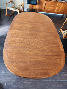MCM Scandinavian Design Oval Teak Dining Table