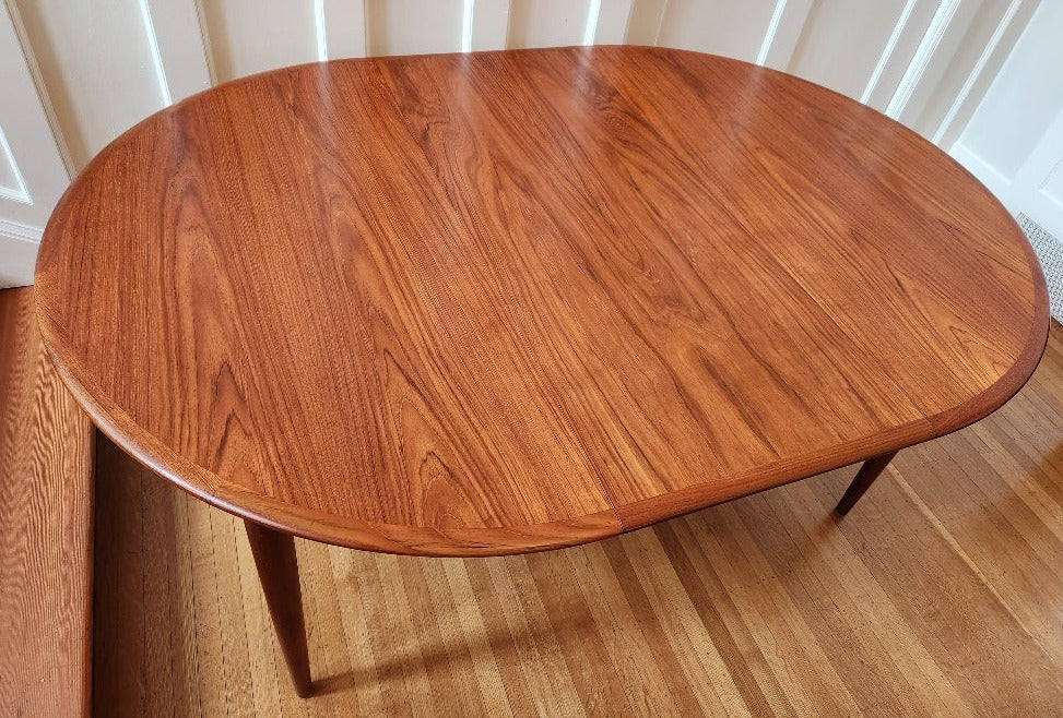 Round Teak Dining Table with 2 Leaves