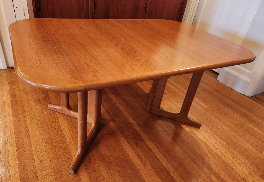 Vintage Teak Dining Table with 2 Leaves