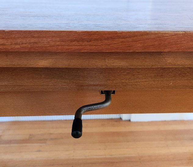 MCM Elevator Table