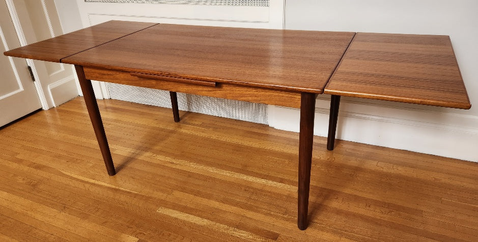 Mid-century Extending Leaf Teak Table