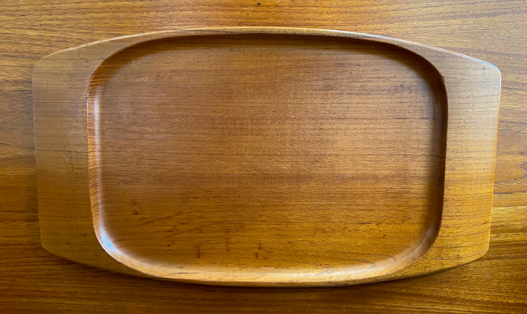 Absolutely gorgeous MCM teak serving tray by Söwe Konst Sovestad Sövestad. Perfect for serving drinks or to use as a charcuterie board. Made in Sweden- Cook Street Vintage