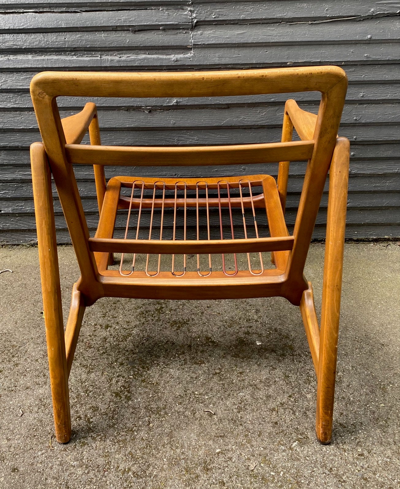 Back of lounge chair without cushions, MCM lounge chair, Model 117, designed by&nbsp;Tove and Edvard Kindt-Larsen for France and Daverkosen