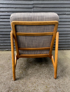 MCM lounge chair, Model 117, designed by Tove and Edvard Kindt-Larsen for France and Daverkosen
