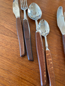 Settings for 5 Glosswood Cutlery