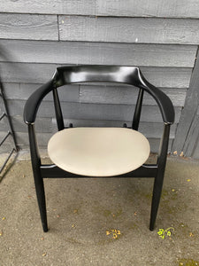 Arne Wahl Iversen SJ750 Oval Dining Chair