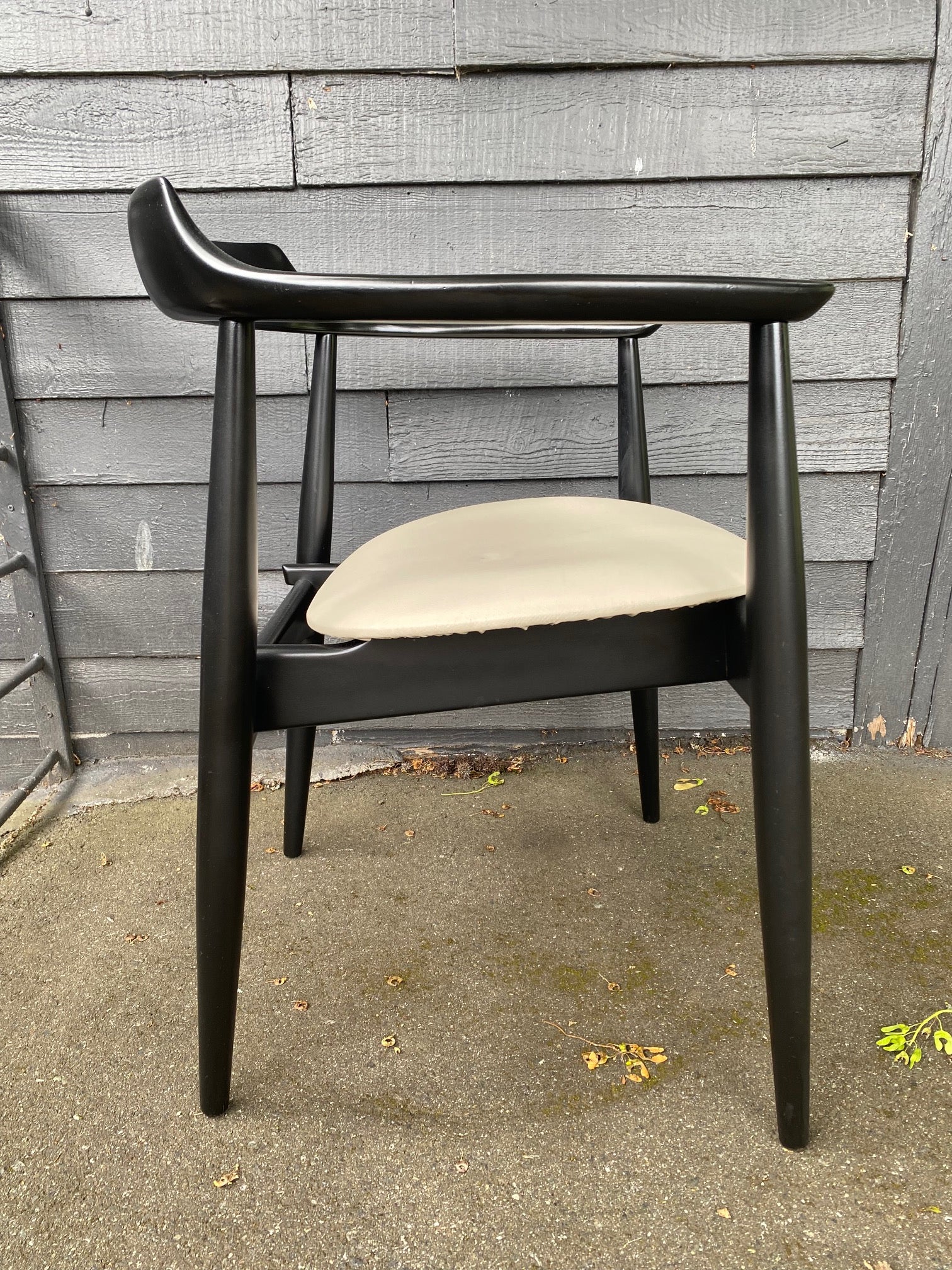 Arne Wahl Iversen SJ750 Oval Dining Chair