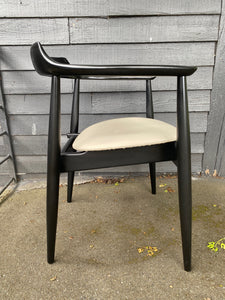 Arne Wahl Iversen SJ750 Oval Dining Chair