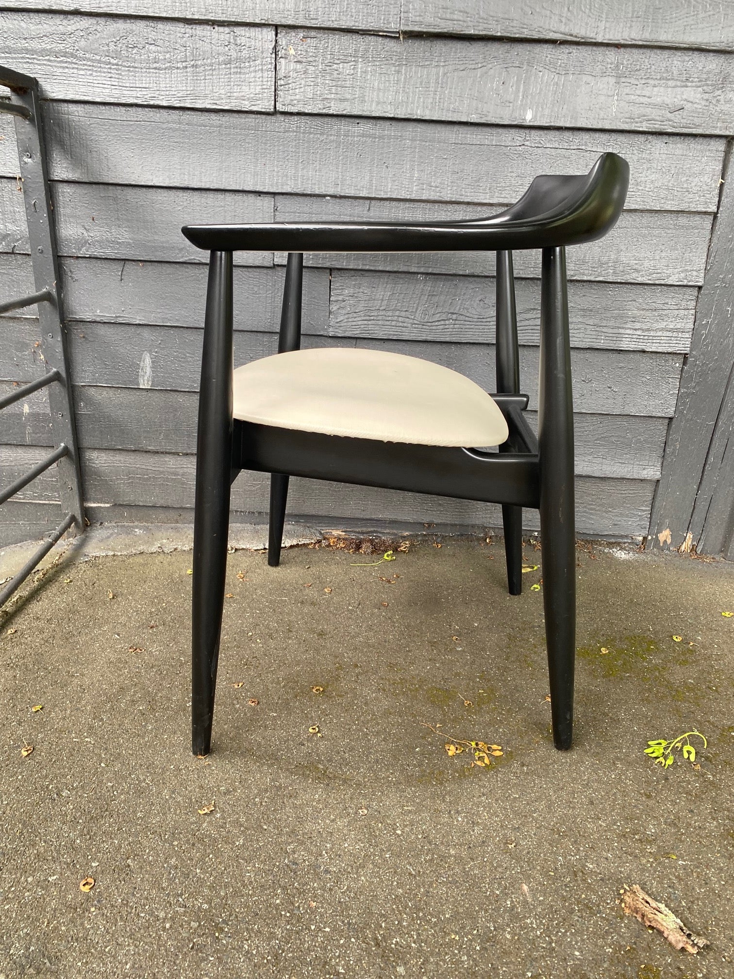 Arne Wahl Iversen SJ750 Oval Dining Chair