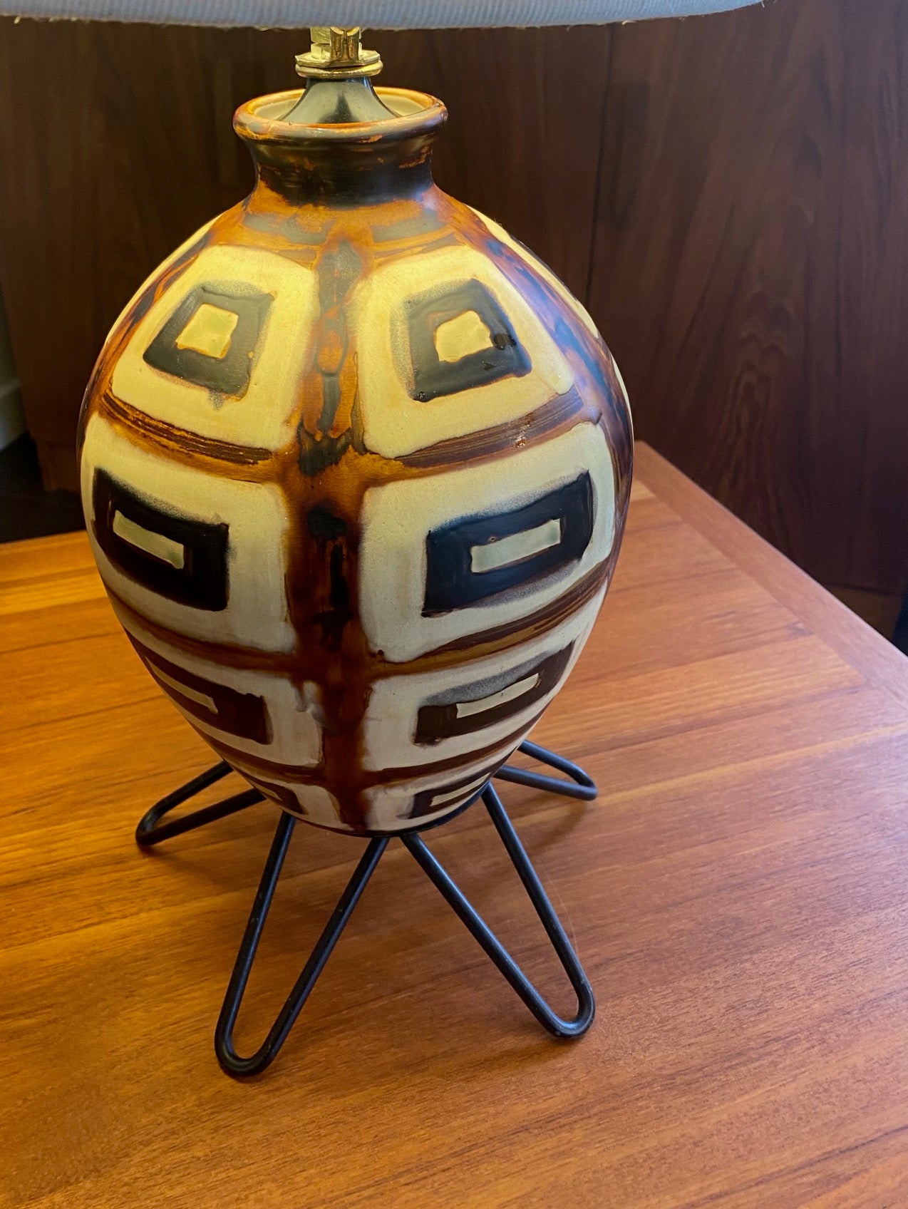 Vintage Table Lamp with Bold Geometric Design and Hairpin Metal Legs