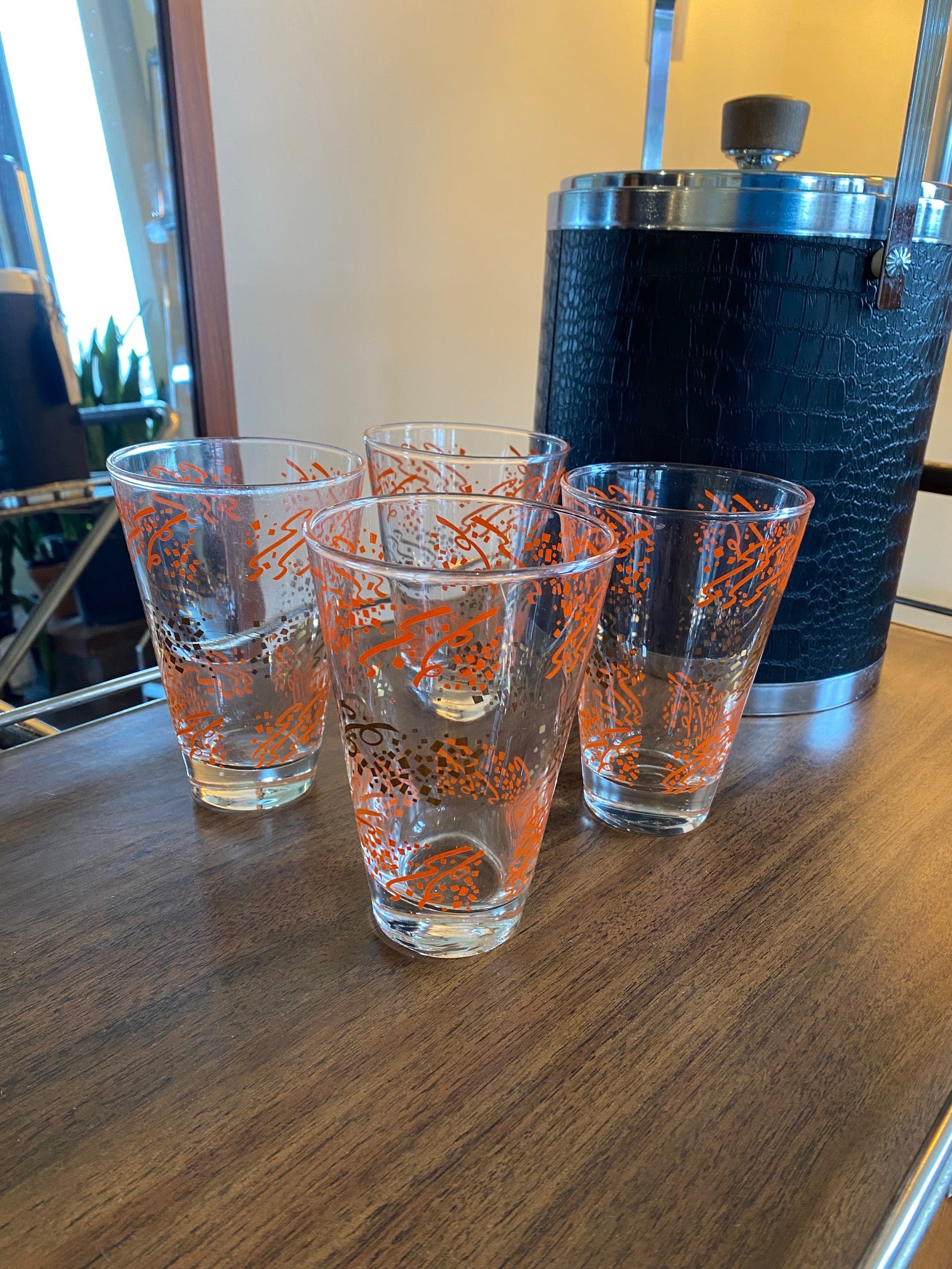Set of 4 Vintage Confetti Glasses by Dominion