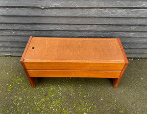 Side view with lid. MCM The perfect touch for any room. The original styrofoam inserts accommodate three medium-sized plants. Makeshift wood lid that can transform this unit into a small side table or storage bin- Cook Street Vintage