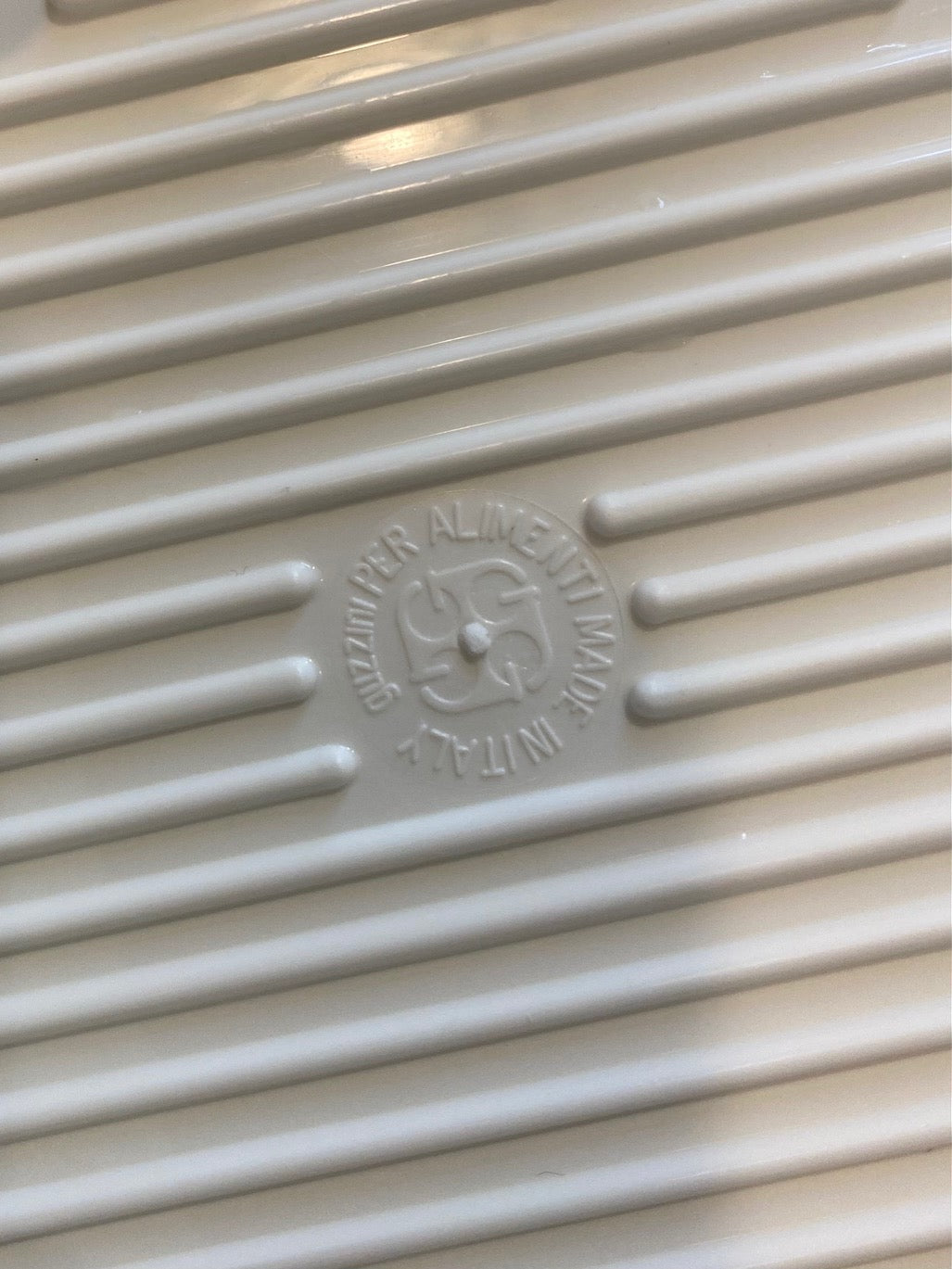 Fabulous Guzzini Per Alimenti Pic Bol picnic set/ table service set&nbsp; for four. Logo and make inprint on base and top of salad bowls/ set holder- Cook Street Vintage