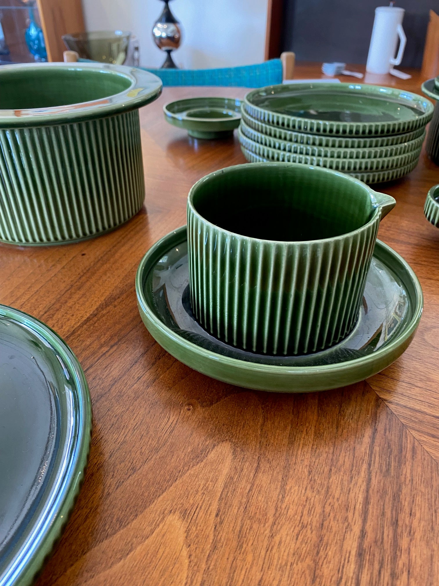 Set of mid-century pottery designed by Fokke Hamming for De Driehoek. Dark forest green glaze with a modern striated design. Made in Huizen in Holland, sauce boat- Cook Street Vintage