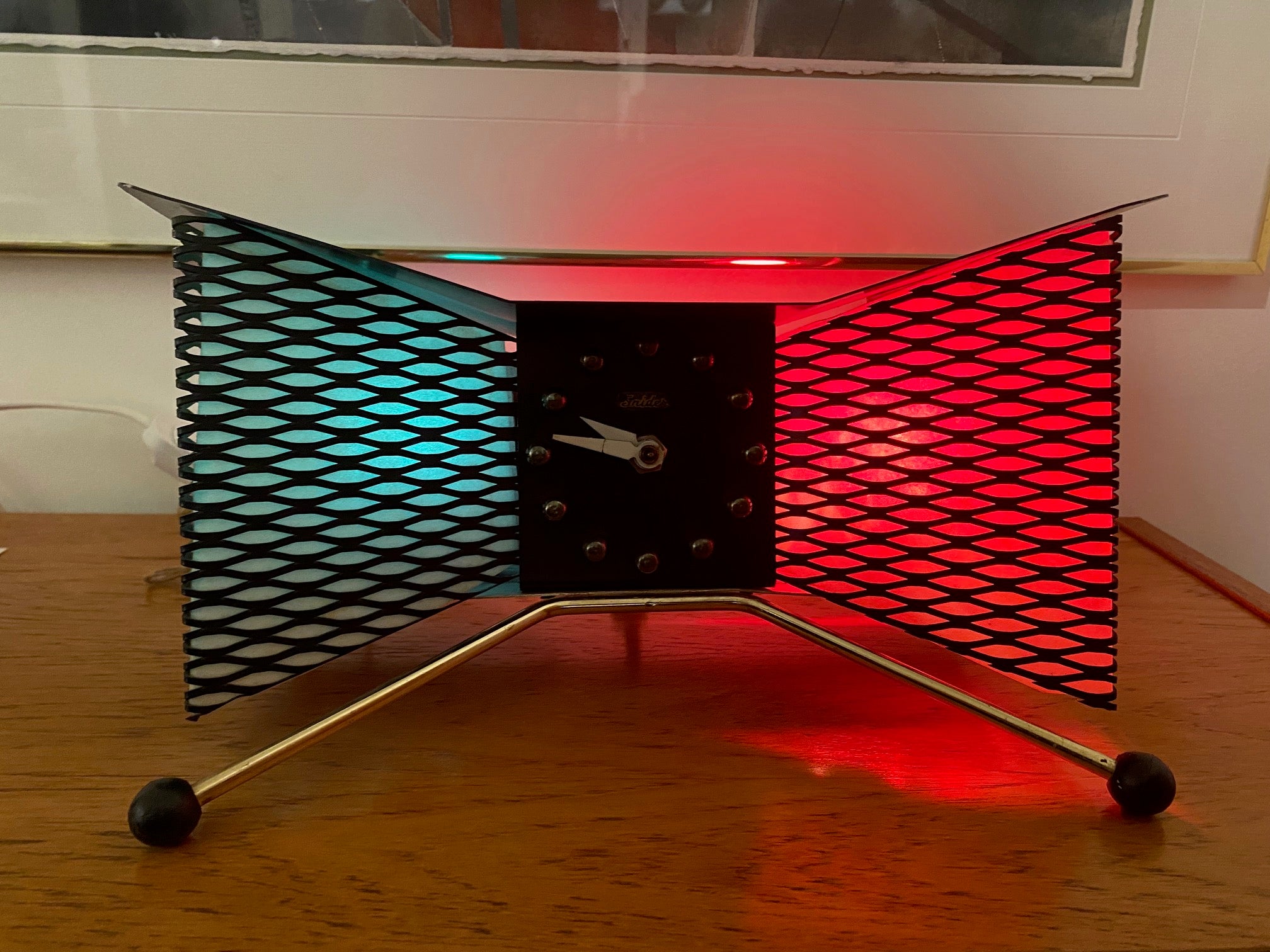 Snider Atomic Electric TV Clock Model 503