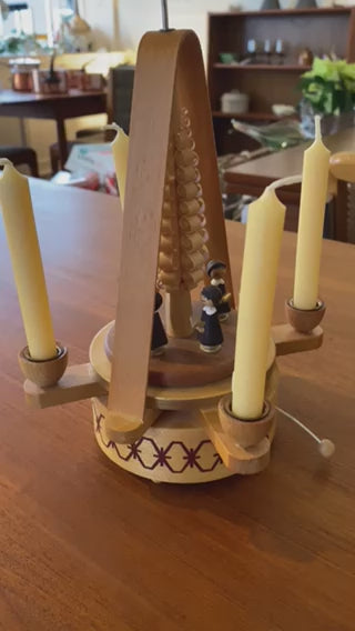 Vintage musical box with charming choir singers. Made in Switerland by Reuge, this sweet little decoration holds 4 candles that powers a fan above the wodden Christmas tree. Beautiful details. With Original box. Vive le vent. Jingle bells. Wann Die Glocken lauren- Cook Street Vintage