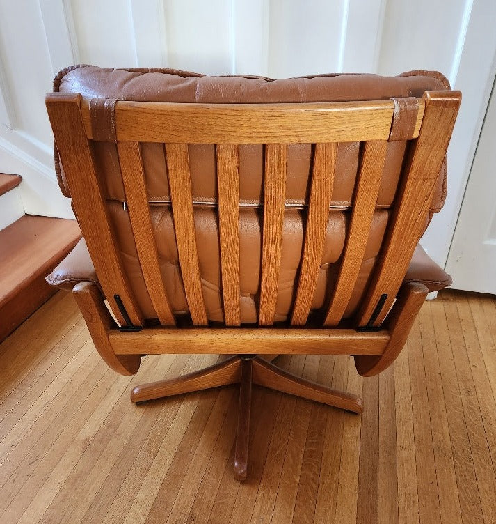 Soda Galvano Tan Leather and Teak Reclining Lounge Chair