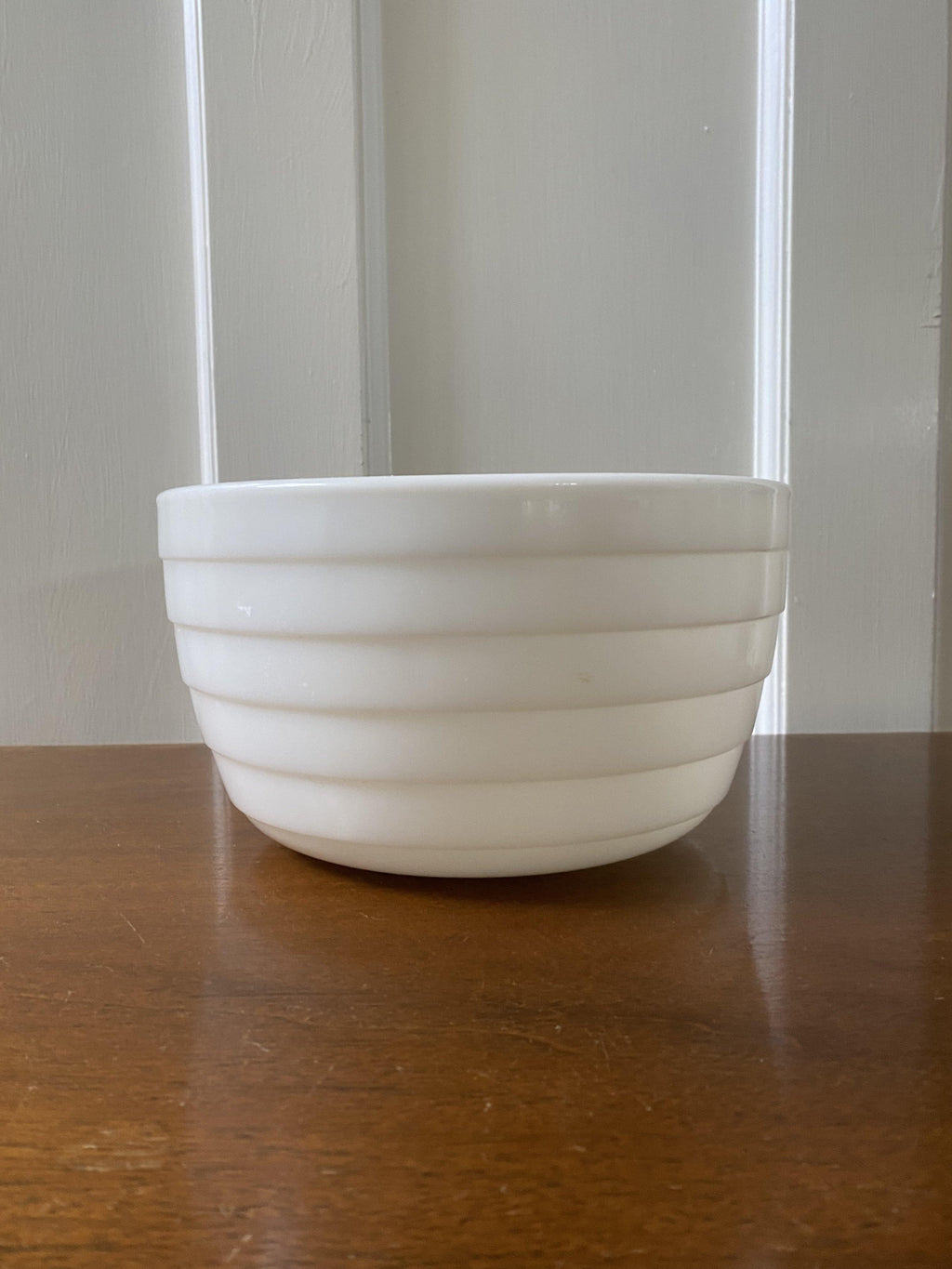 White Pyrex Beehive Mixing Bowl - Cook Street Vintage