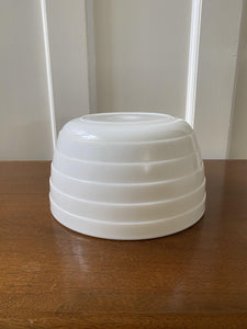 White Pyrex Beehive Mixing Bowl - Cook Street Vintage
