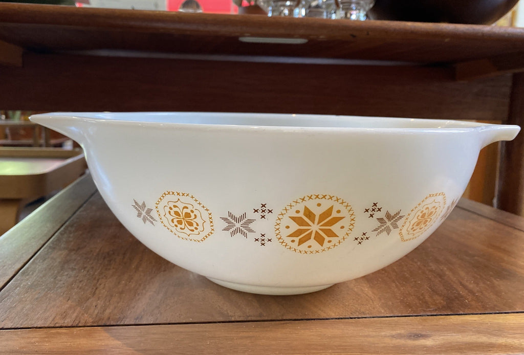 Cinderella pattern large Pyrex batter bowl 4Q-Cook Street Vintage