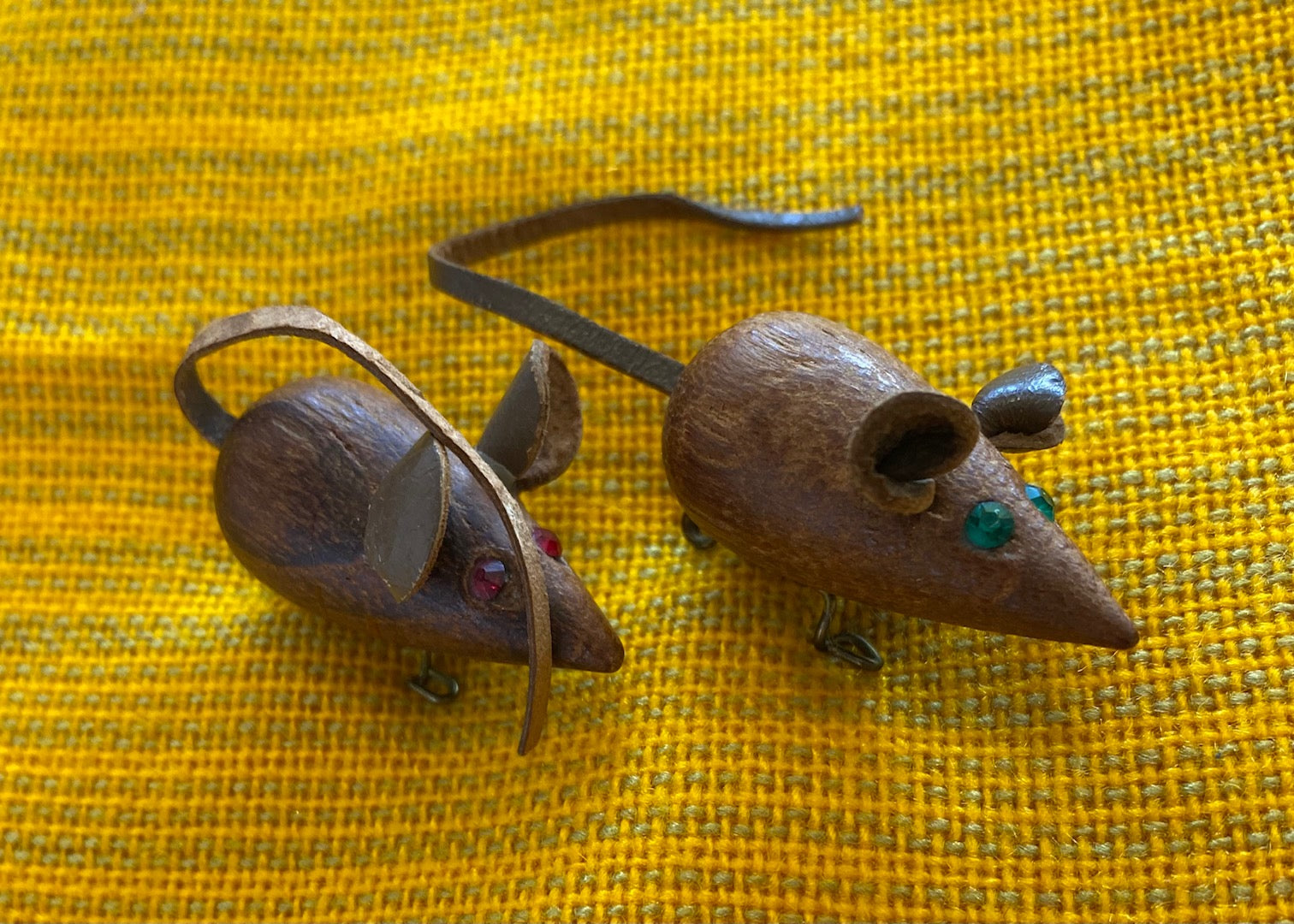 Set of Adorable Vintage Danish Wood Mice Pins – Cook Street Vintage