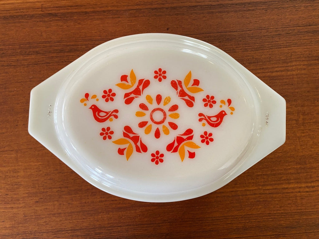 Pyrex Casserole Friendship Pattern by Gregory Mirow- Cook Street Vintage
