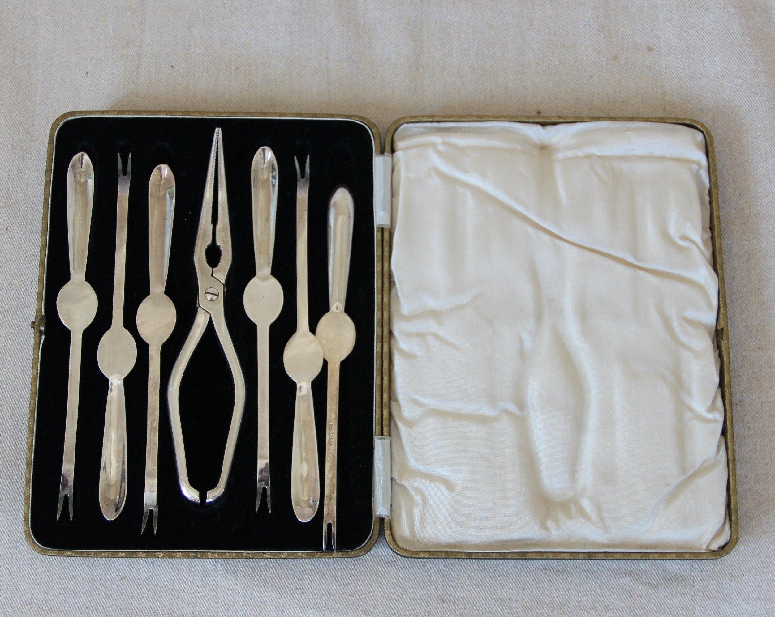 6 serling silver shellfish forks with cracker in original case - Cook Street Vintage