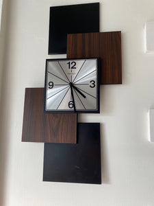Midcentury battery operated Caravelle Transistorized Wall Clock - Cook Street Vintage