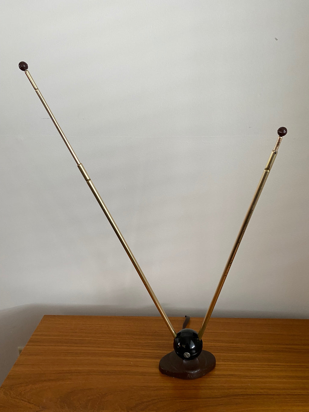 Vintage TV antenna rabbit ears - Cook Street Vintage