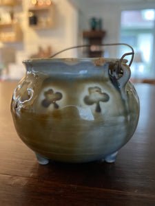 This Wade of Ireland small porcelain Cauldron pot showing chips on edge- Cook Street Vintage