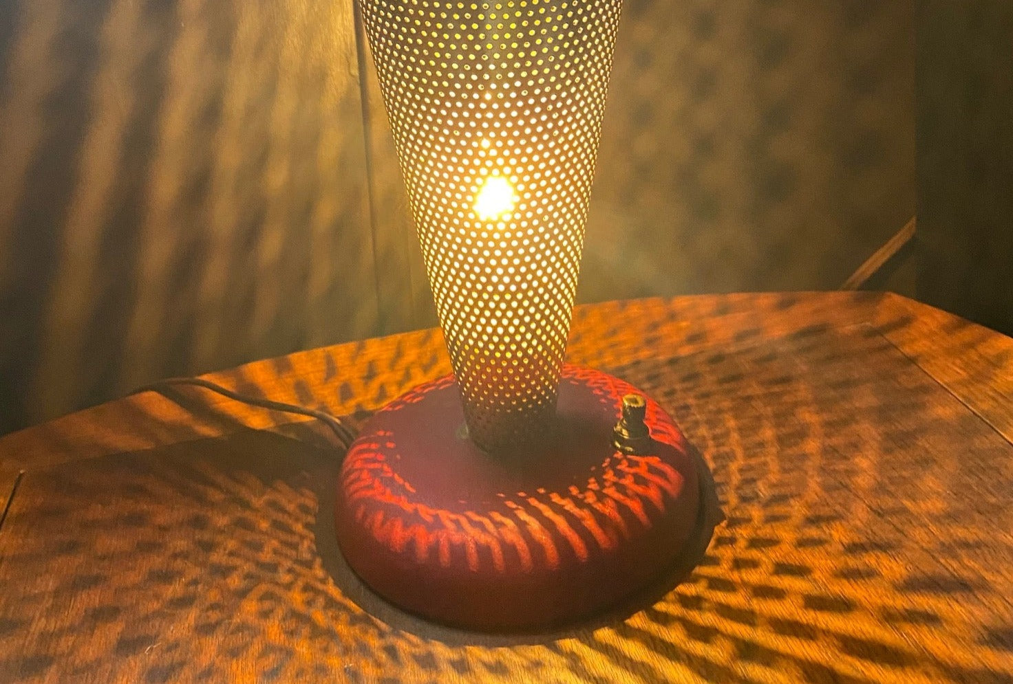 Wonderful Brass Wire Mesh Table Lamp