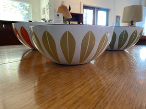 Beautiful enamel Lotus Bowl in olive designed in Norway by Grete Prytz Kittelsen for Catherinholm- Cook Street Vintage 